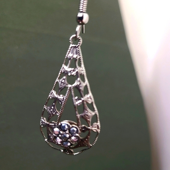 Vintage Silver Tone Drop Earrings - Picture 11 of 16